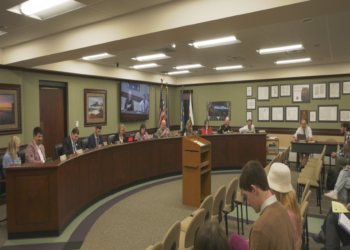 Marquette City Commission meets to swear in new commissioner, mayor, and mayor pro tem