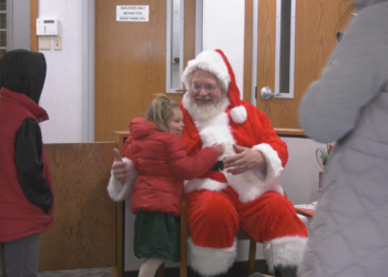 Santa visits Flagstar Bank  in Ishpeming