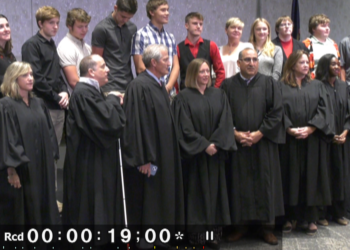 AT ISSUE IS WHETHER OR NOT THE ARRESTING OFFICER HAD PROBABLE CAUSE TO DETAIN THE SUBJECT, SOMETHING THE DEFENCE ATTORNEY SAYS IS A VIOLATION OF HIS 4TH AMENDMENT RIGHTS. AFTER THE ORAL ARGUMENTS THE STUDENTS WERE ABLE TO ASK QUESTIONS OF THE LAWYERS INVOLVED. DEFENCE ATTORNEY ANDREW SULLIVAN SAYS IT'S A RARE OPPORTUNITY FOR THESE STUDENTS.