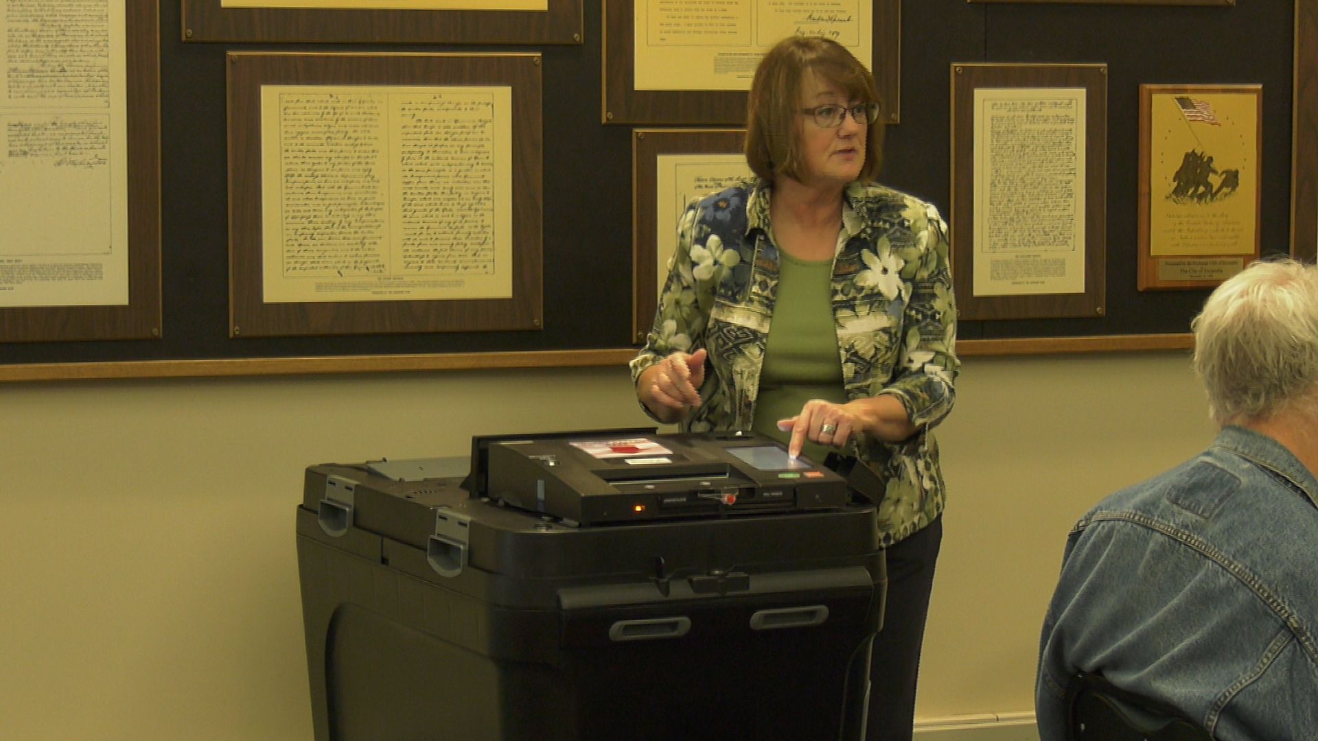 Delta County Clerk trains poll workers for Election Day