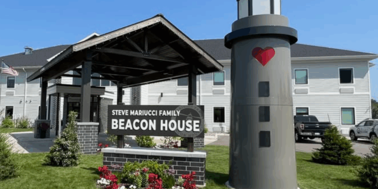 The Marquette beautification committee brought their green thumbs to the Beacon House Wednesday morning. Dozens of volunteers turned out to plant flowers, clean up the grounds, and plant herbs.