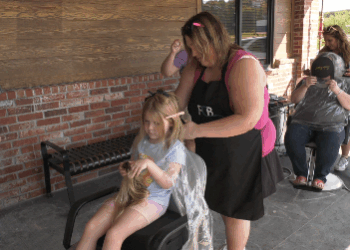 A Marquette hair salon has teamed up with Texas Roadhouse today to make a big difference for kids facing medical hair loss. Our JOHN TRUITT shows us how the First Annual Cuts For A Cause is bringing the community together—one haircut at a time.