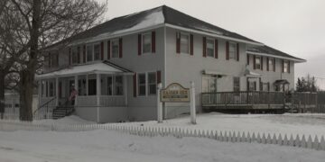 The Nahma Inn is located at 
13747 Main Street.