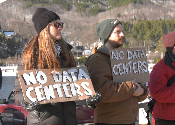 The growing number of AI data centers is drawing strong reactions across the country. In Houghton, dozens gathered over the weekend to voice their concerns.