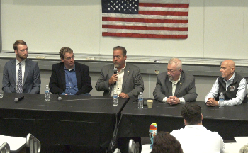 If the U.P. had a political all-star team, this would be it. Senator Ed McBroom was joined by State House representatives Bohnak, Prestin, Markkanen, and Fairbairn. They all took the stage for a panel discussion on issues that are unique to the U.P.
