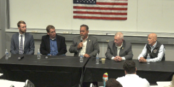 If the U.P. had a political all-star team, this would be it. Senator Ed McBroom was joined by State House representatives Bohnak, Prestin, Markkanen, and Fairbairn. They all took the stage for a panel discussion on issues that are unique to the U.P.