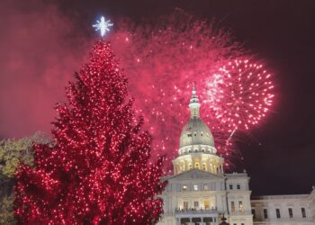 Silver Bells in the City 2024 celebration