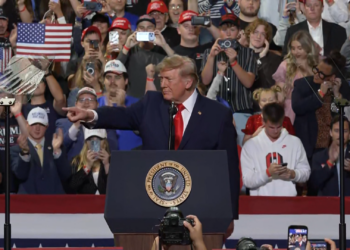 Trump Hits Campaign Trail as Senate Map Tightens Three Weeks Before Election Day