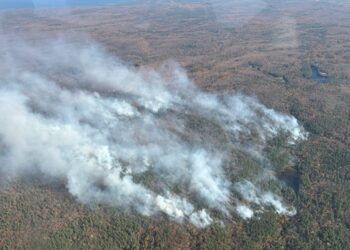 Firefighters battling wildfires in Marquette and Baraga Counties